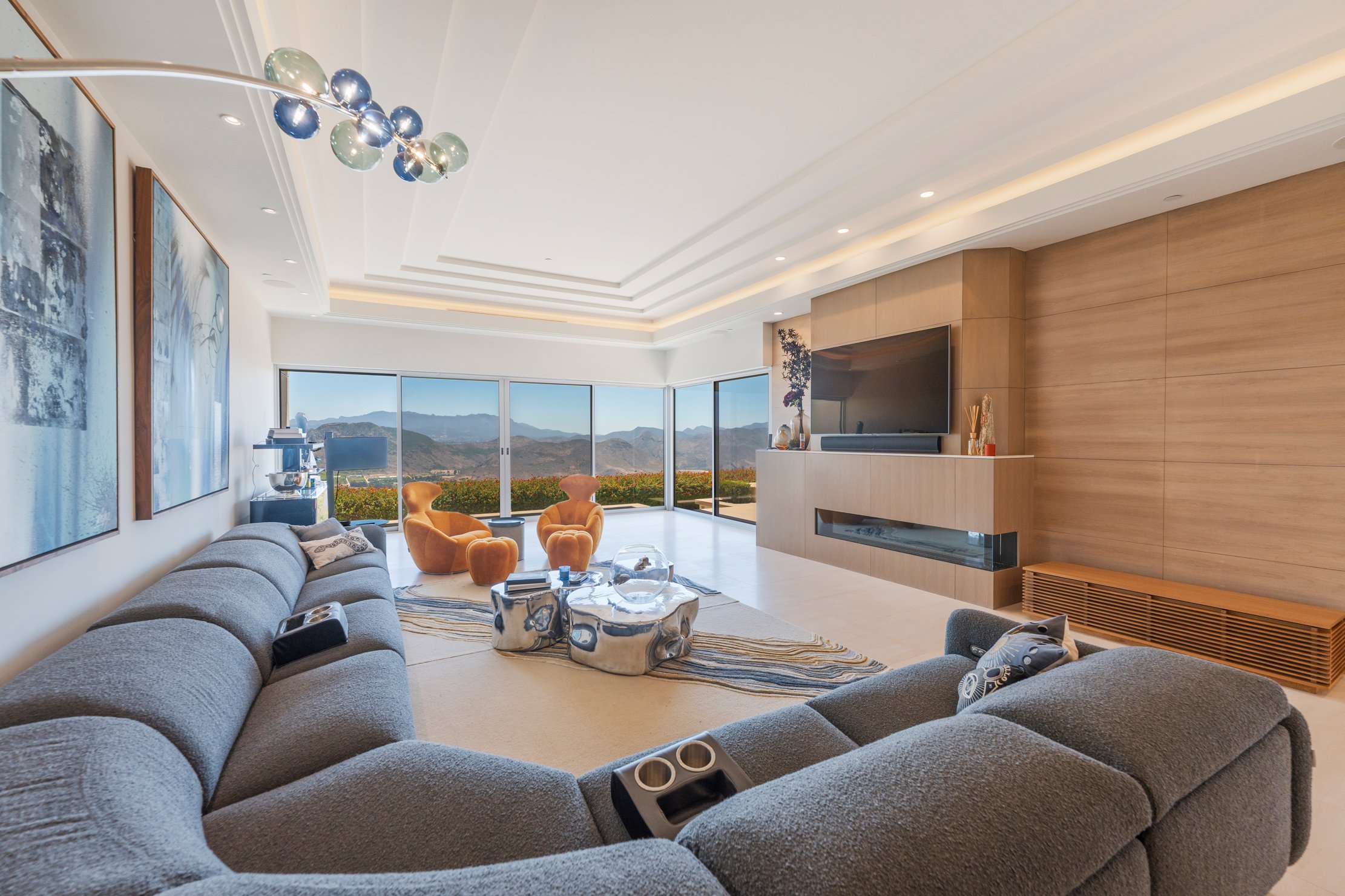 Interior — great room with panoramic mountain views